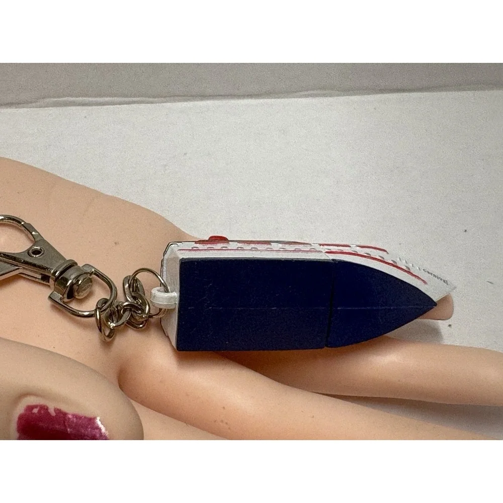 Carnival Cruise Lines Keyring  USB Drive Key Chain withiconic ships picture